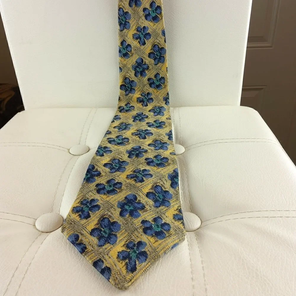 Ketch silk floral print tie